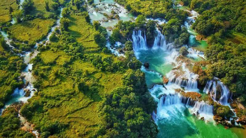 ban gioc waterfall cao bang province vietnam